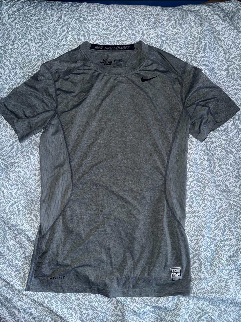 Nike Men’s Gray Short-Sleeve Dri-FIT Training Tee